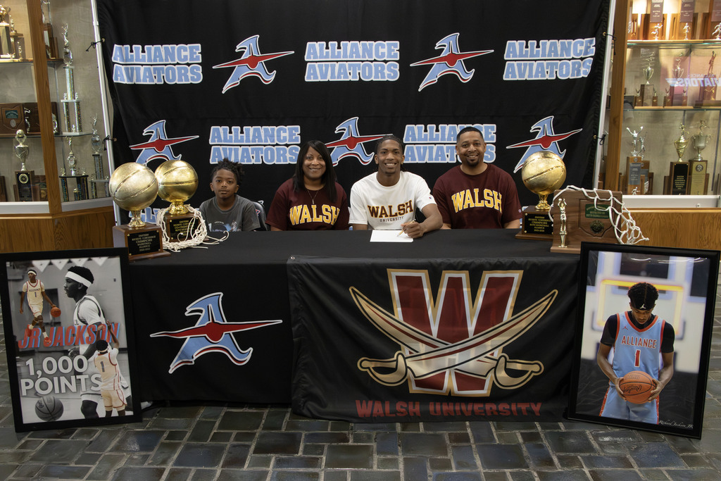 JR signing day pics