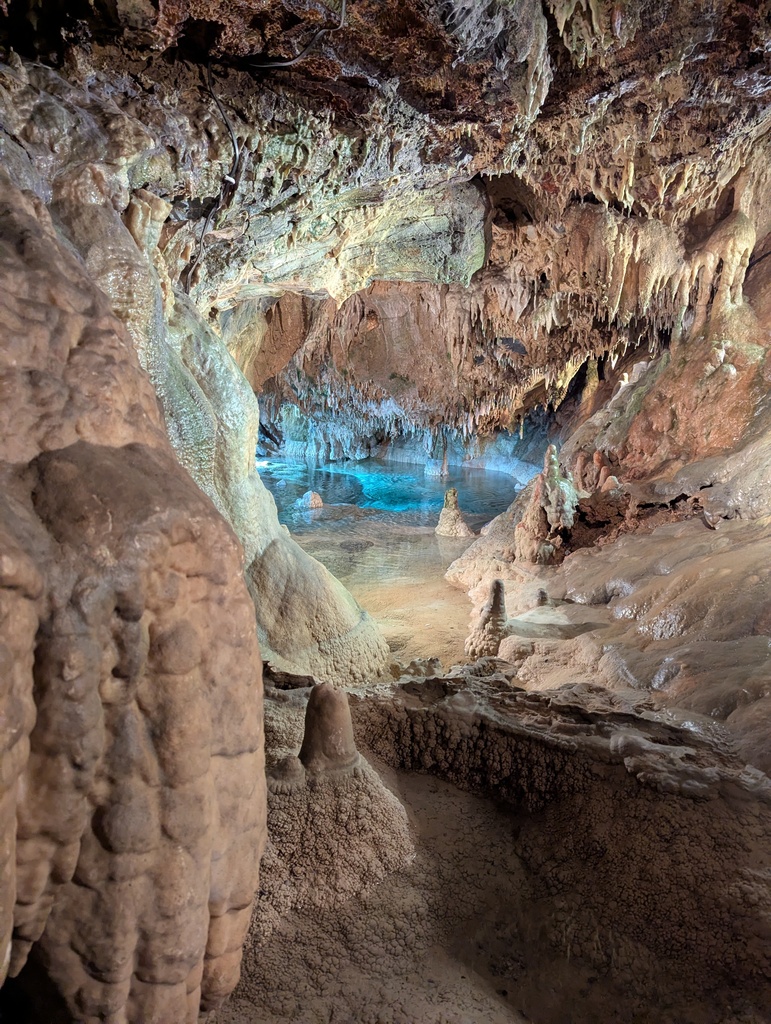 a picture of the echo caverns