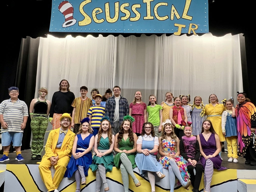 group picture of all the Alliance Aviator students who are in the musical