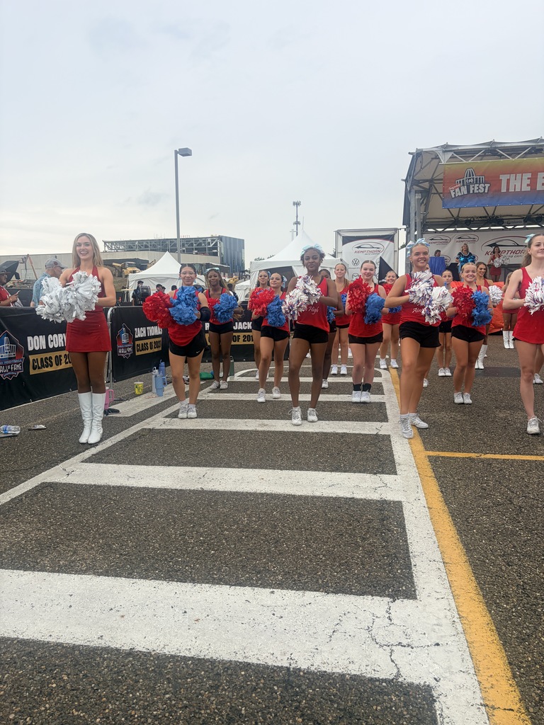 Alliance Cheerleaders cheering