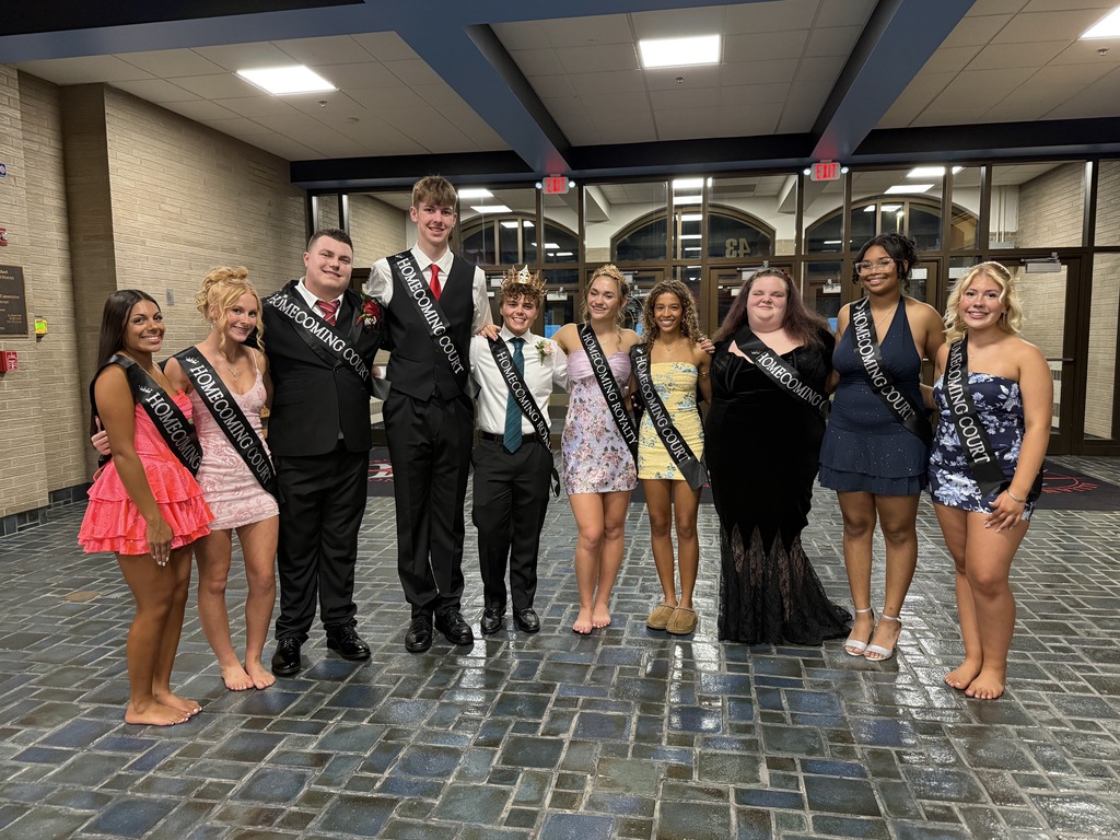 A picture of the homecoming court at the dance