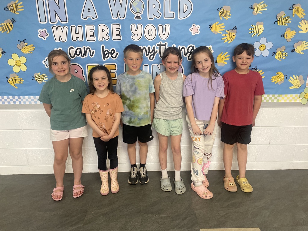 Picture of elementary kids. 