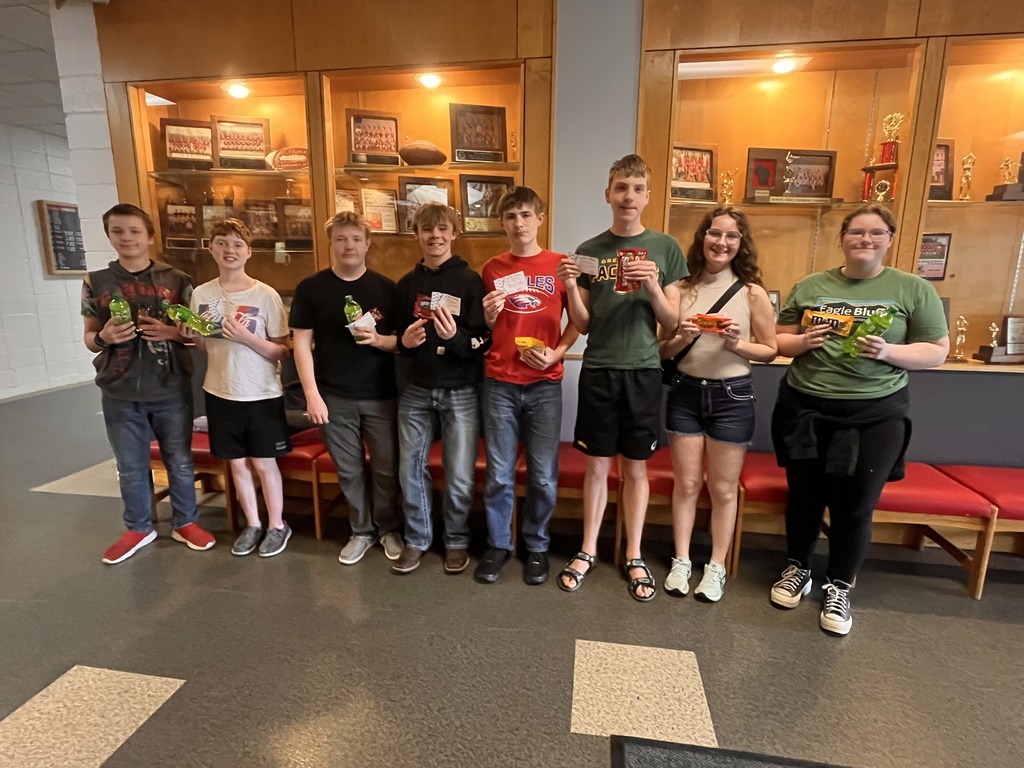 A picture of the High School Alma Pride Winners!