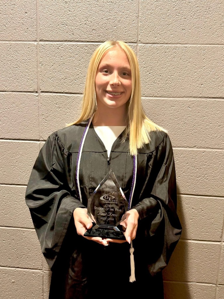 Reese Kress with CTE award