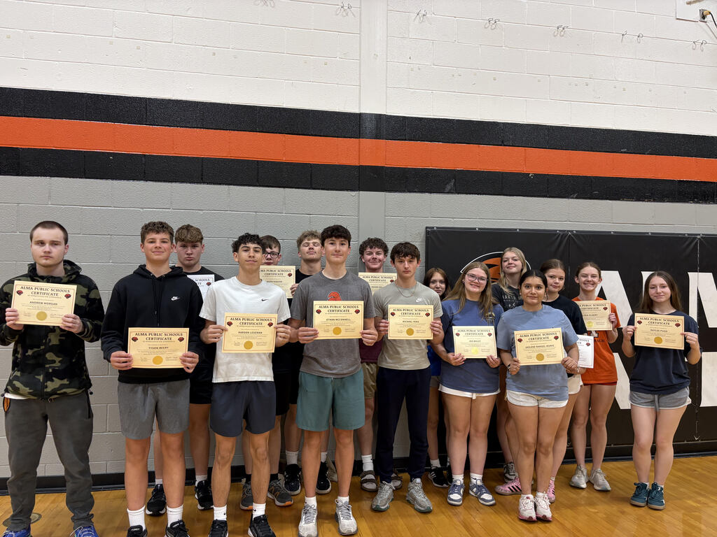 Students with attendance certificates
