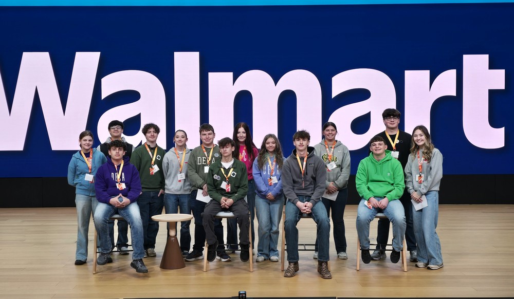 Alma DECA Visits Walmart Home Office