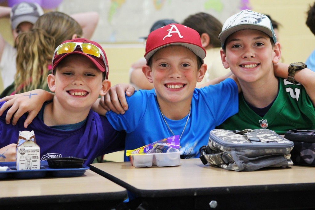 The 5th-grade ambassadors at Alma Intermediate School recently hosted a Hat Day fundraiser!