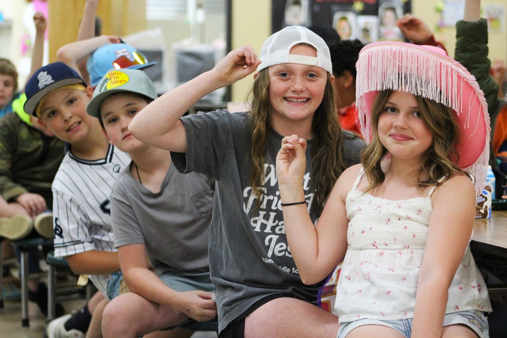 The 5th-grade ambassadors at Alma Intermediate School recently hosted a Hat Day fundraiser!