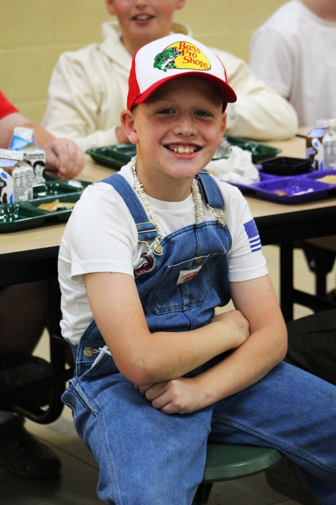 The 5th-grade ambassadors at Alma Intermediate School recently hosted a Hat Day fundraiser!