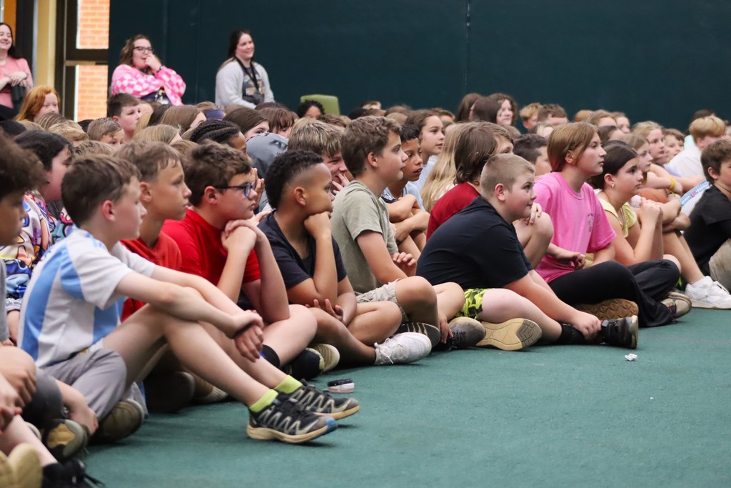 This week, 5th-grade students at Alma Intermediate School got a fun and exciting sneak peek into the musical world of Alma School District!