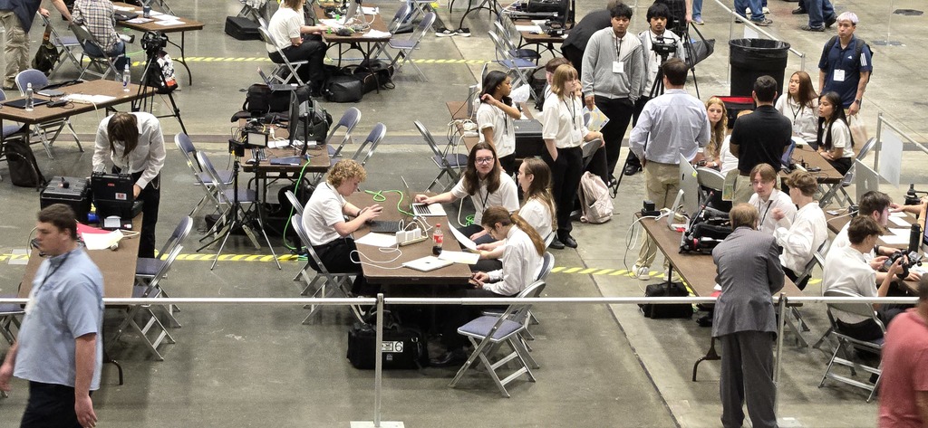 Our Airewaves Media students recently had an awesome experience at the SkillsUSA Competition in Hot Springs, along with a behind-the-scenes tour of KARK and KLRT TV stations in Little Rock!