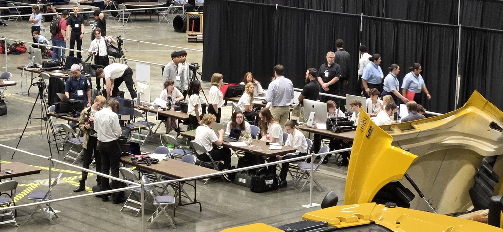 Our Airewaves Media students recently had an awesome experience at the SkillsUSA Competition in Hot Springs, along with a behind-the-scenes tour of KARK and KLRT TV stations in Little Rock!