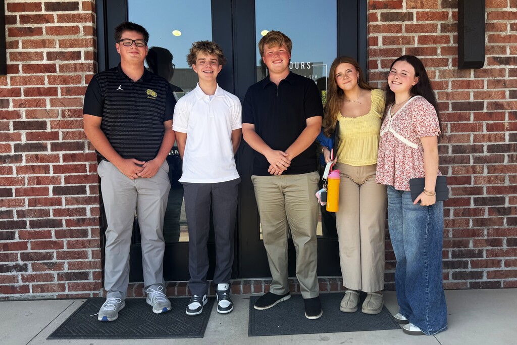 Deca Members 3