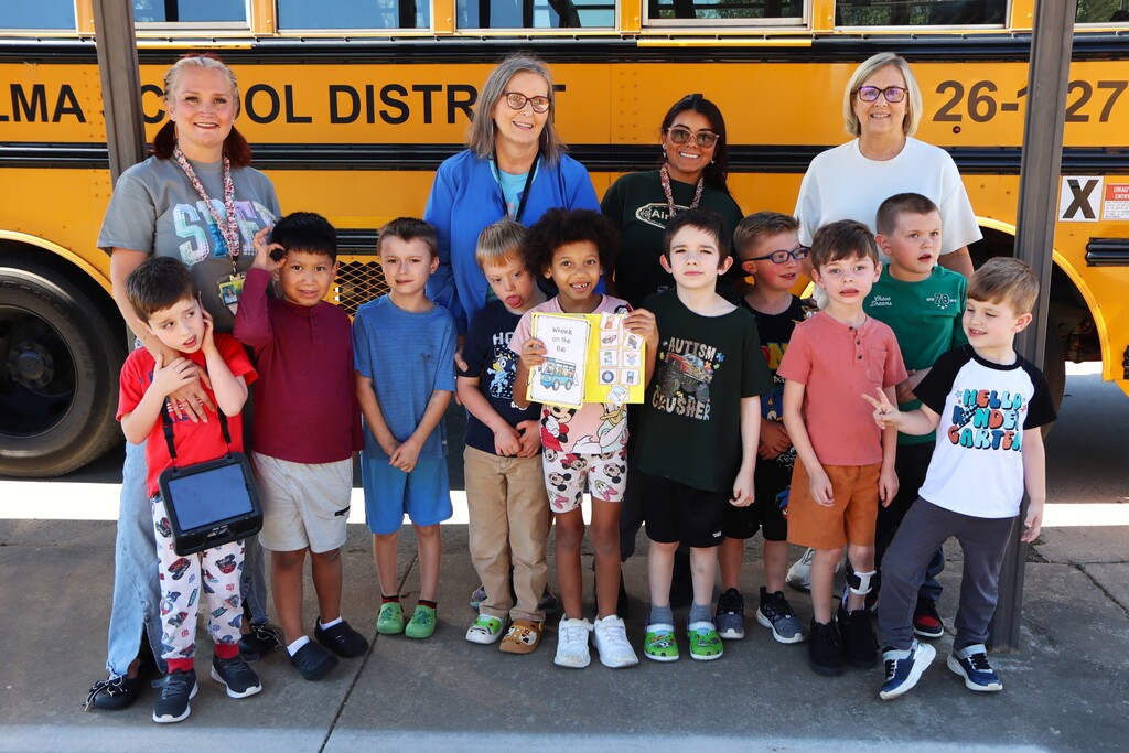 🚌 “The Wheels on the Bus” came to life for Mrs. Thorman’s students at Alma Primary School today! The class got a closer look at a school bus, took a lap with Mr. Flanagan, and learned and sang the familiar song together.