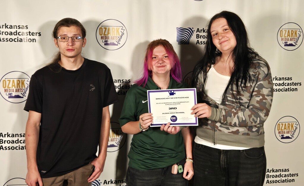 Way to go, Airewaves Media! 🎬 Our students earned 3rd place at the Ozark Media Arts Festival, working through technical challenges and bringing home a finish worth celebrating! Mr. Farrell shared, “I am very proud of our students. They worked hard, had technical issues, but they prevailed.” Congratulations to our students and Mr. Farrell!