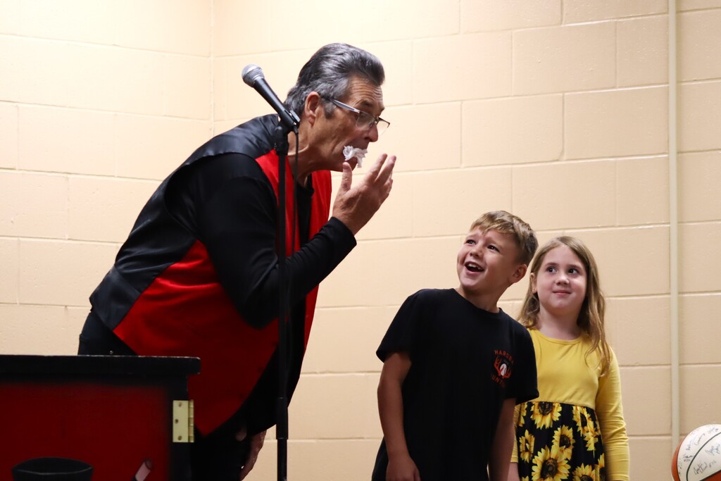 Alma Primary students enjoy Bec-O the Magician