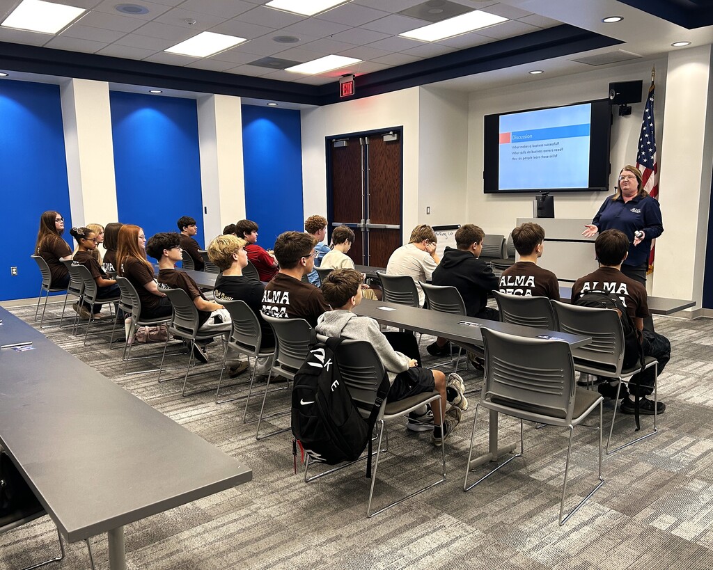 Mrs. Barrett’s Intro to Business/Marketing class at Alma Middle School explored future opportunities during Wednesday’s visit to the UAFS College of Business & Industry!