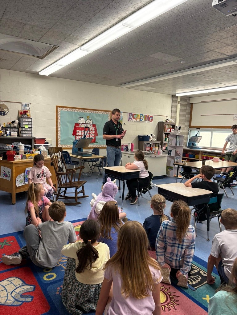 AMP UP Algebra/Manufacturing students work with Besser First Graders