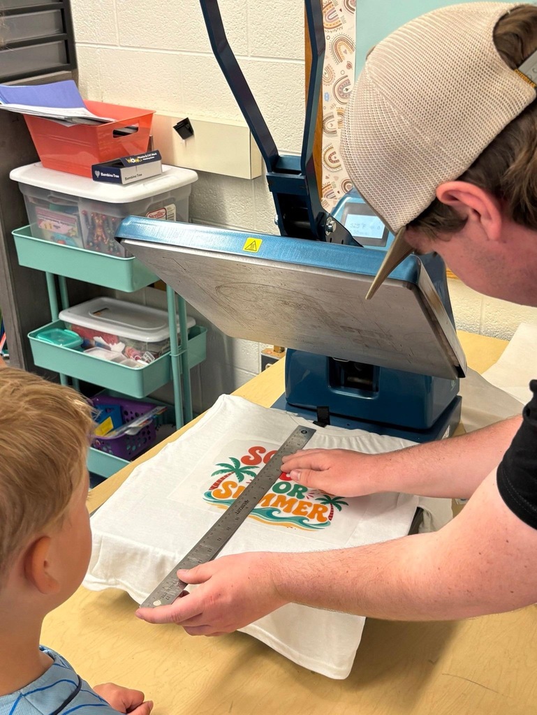 AMP UP Algebra/Manufacturing students work with Besser First Graders