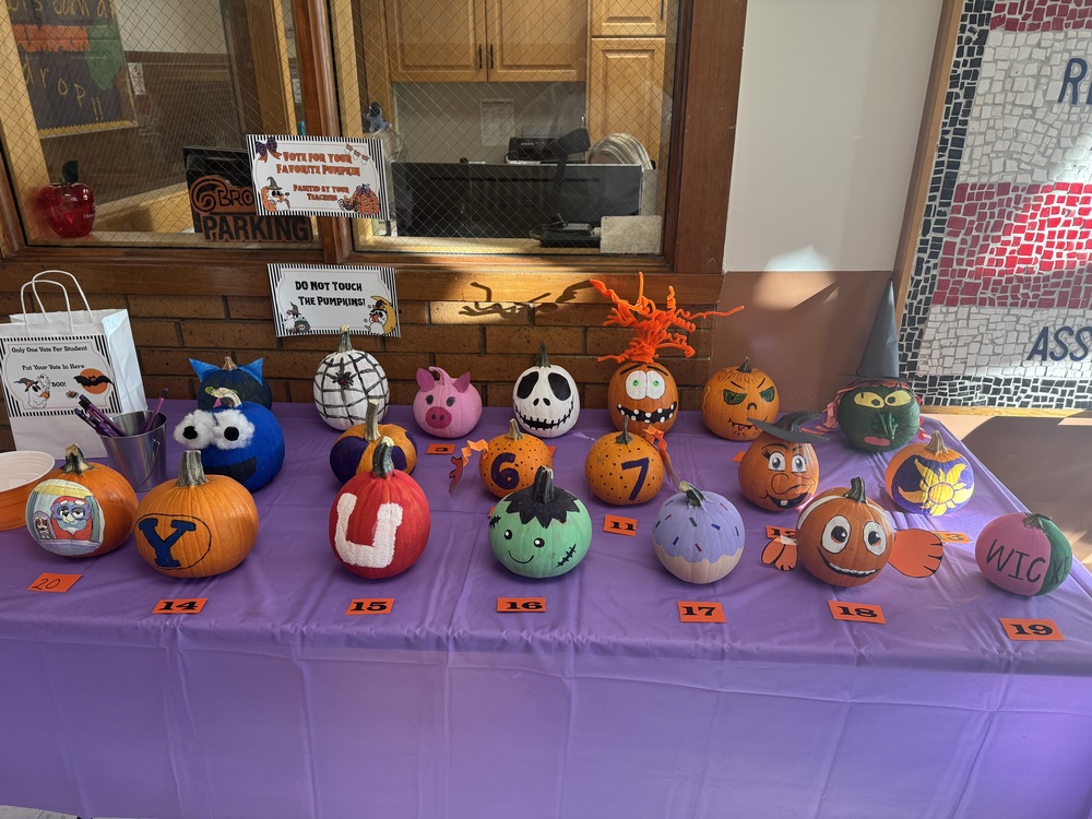 Teacher Pumkin Painiting Contest