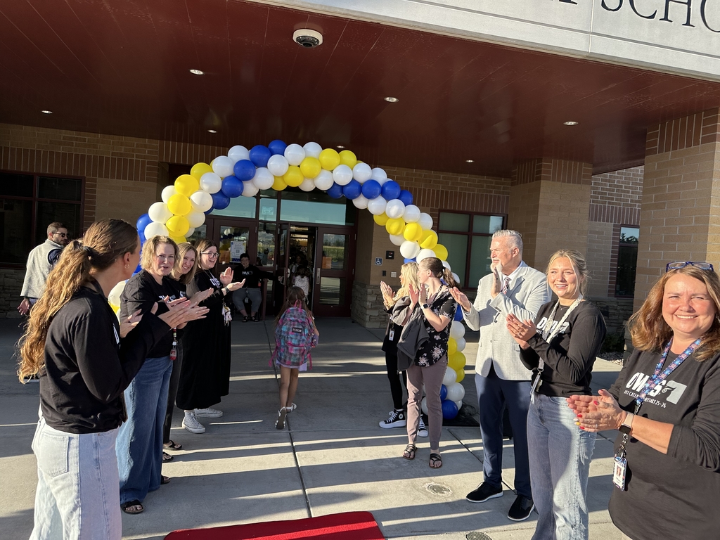 Dry Creek 1st day of school, welcoming students
