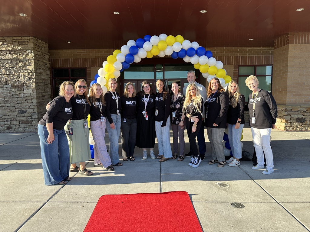 1st Day of School Welcome Balloon Arch