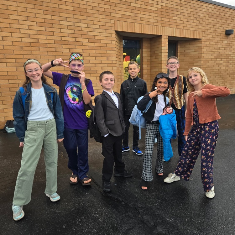 kids in era dress up day outfits 