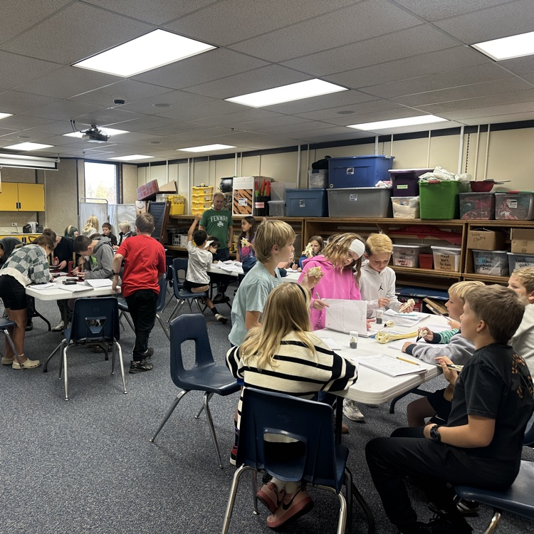 students at museum on the move 