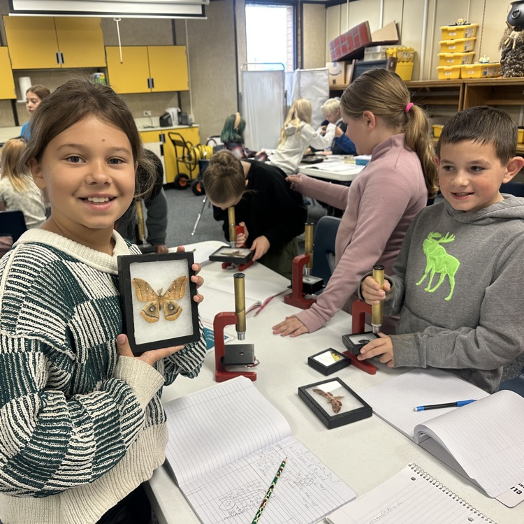 students at museum on the move 