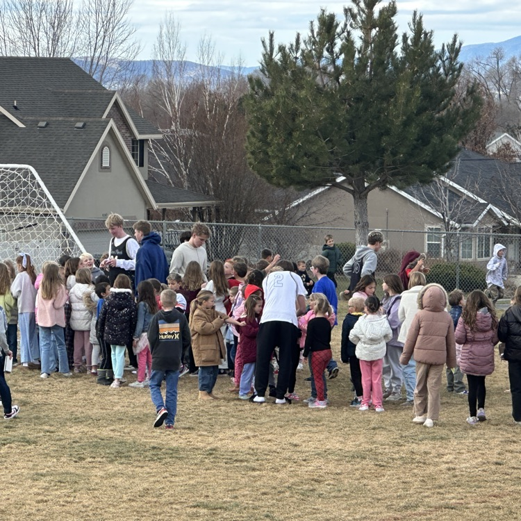 LP Basketball players at lunch 🏀