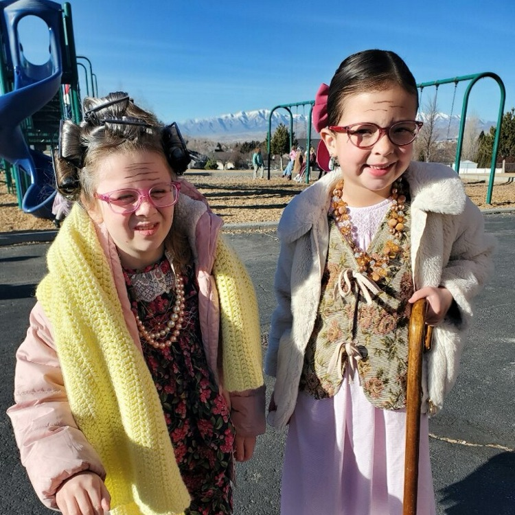 100th day 100 year old dress up 