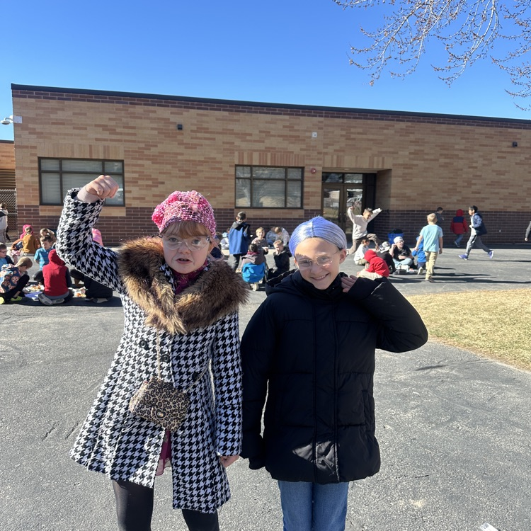 100th day 100 year old dress up 