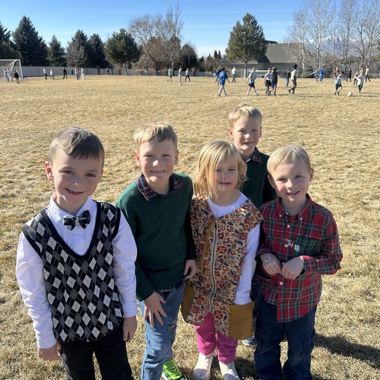 100th day 100 year old dress up 