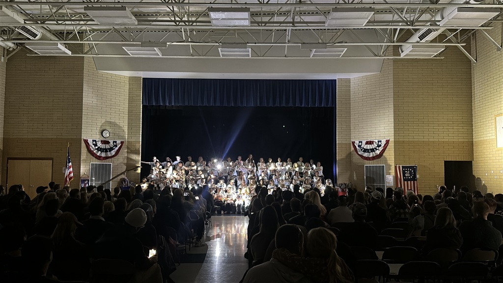 5th grade students performing patriotic songs