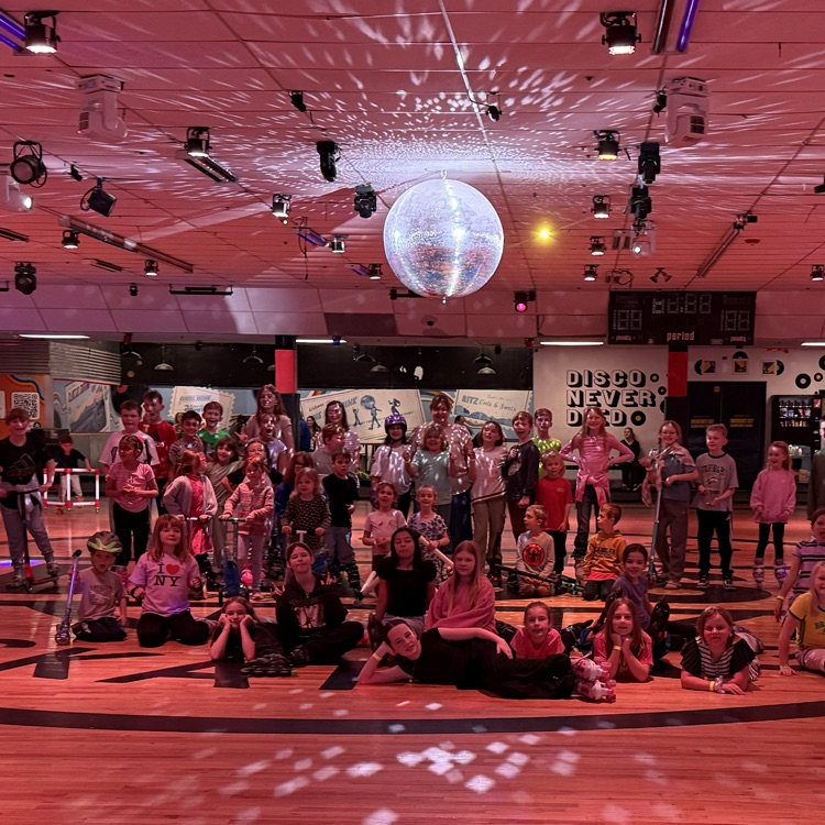 students at classic skating 