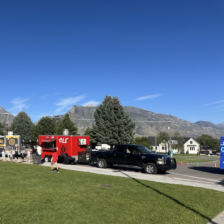 food trucks at movie night 