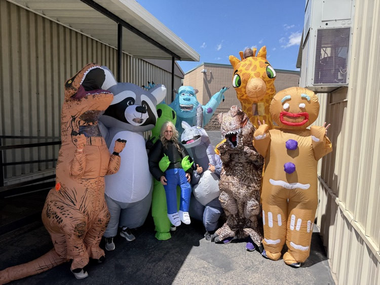 Mascot Race Contestants