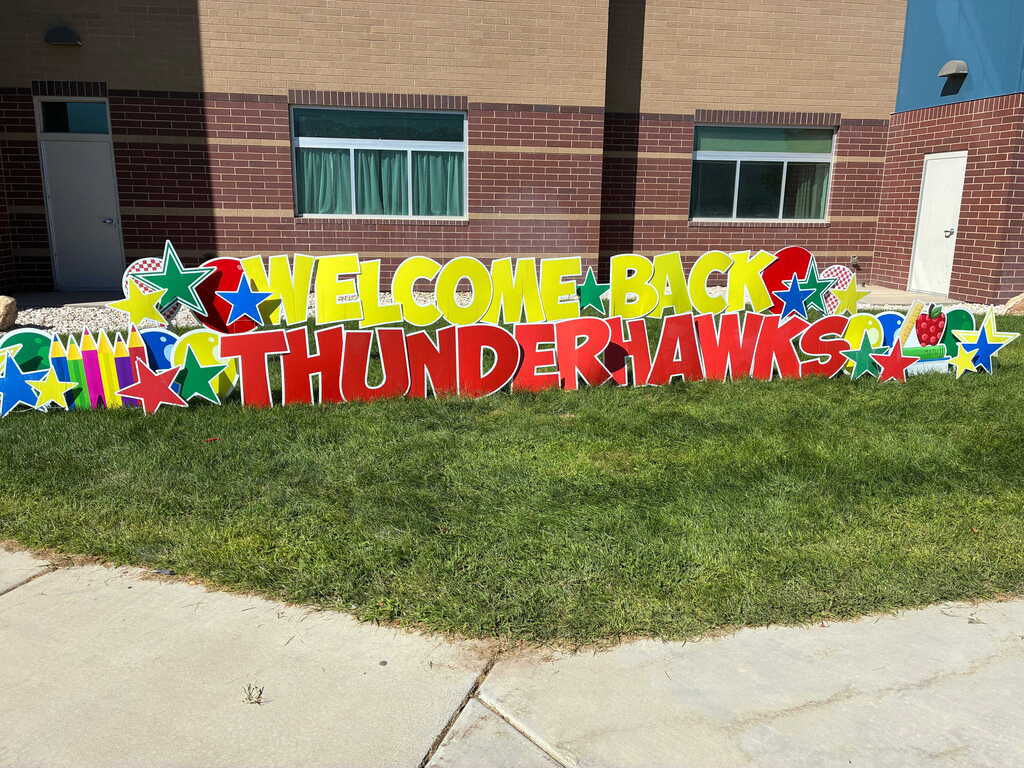 Image of a Welcome Back Thunderhawks sign