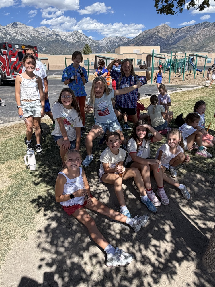 students eating otter pops