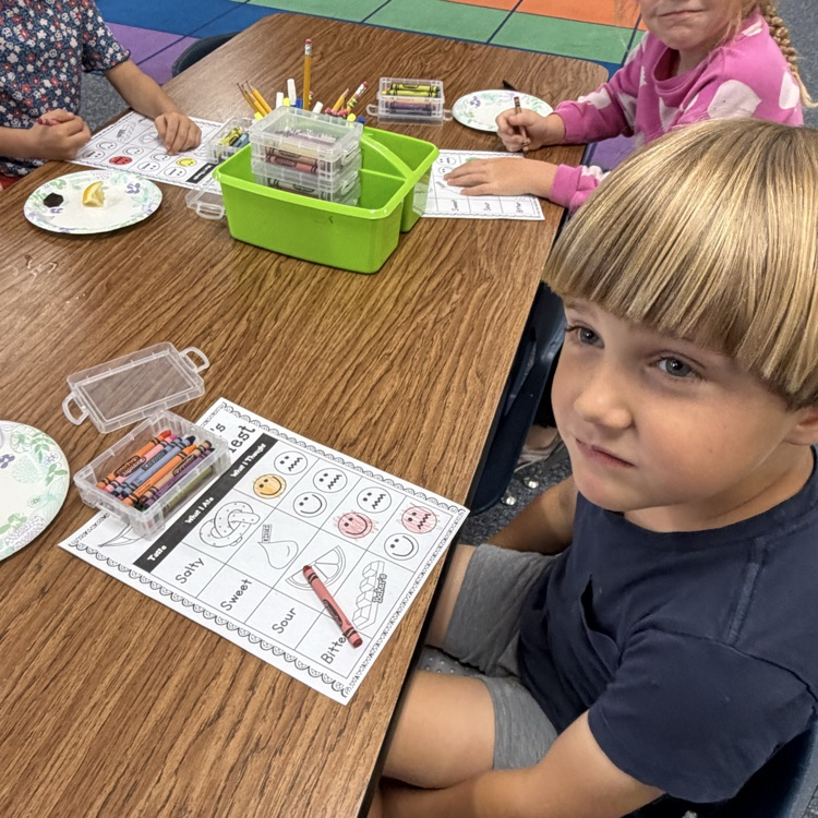 students tasting new foods 