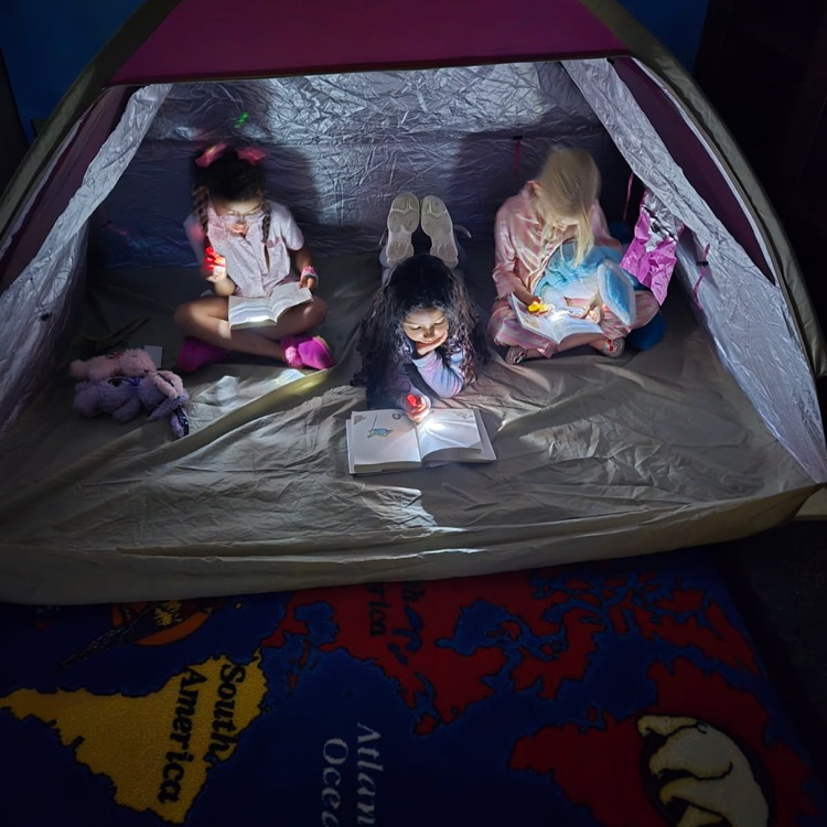 kids reading at the read-a-thon