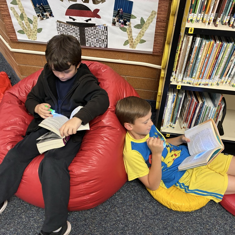 kids reading at the read-a-thon