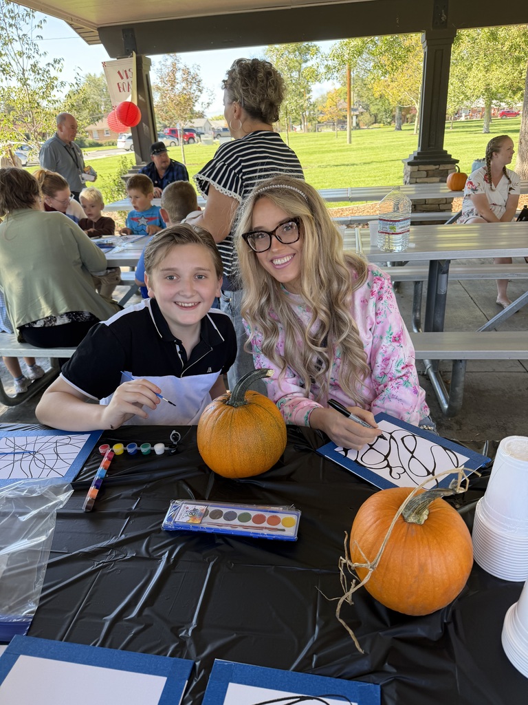 painting pumpkins