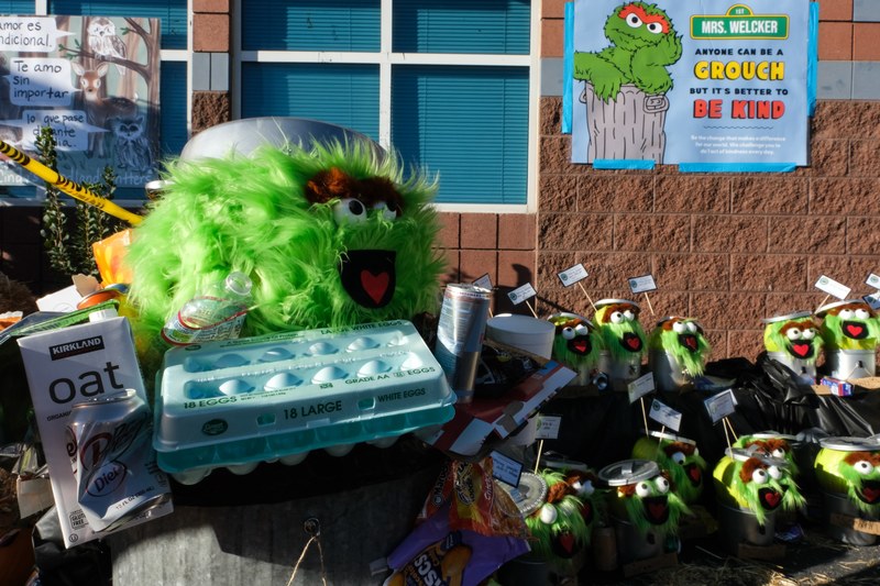 oscar the grouch pumpkin display
