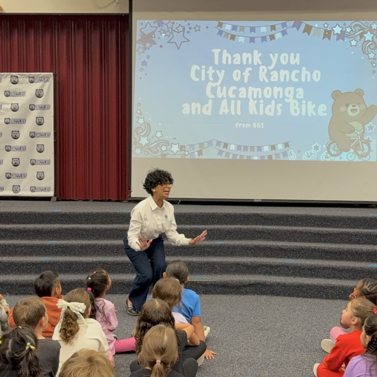lynne Kennedy talking to the kids