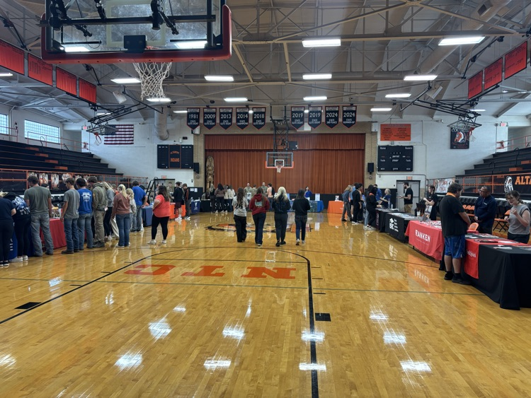 students at the college fair