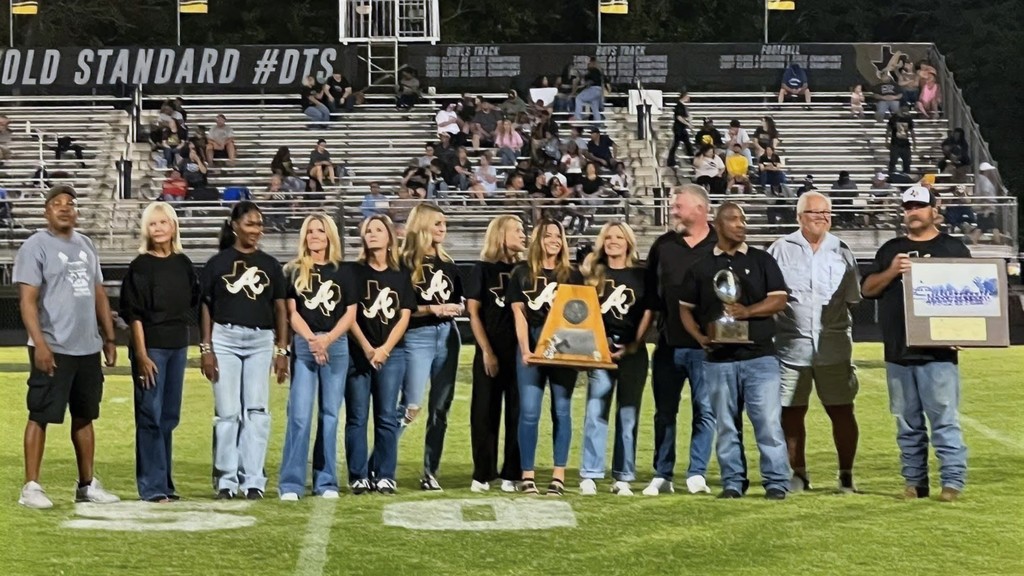 1995 football team and cheerleaders