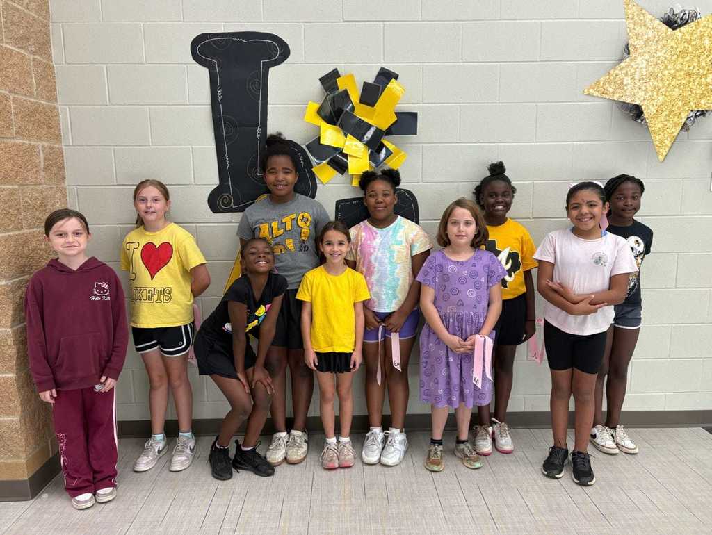 group of mini cheerleaders