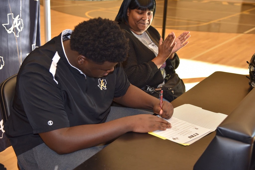 RaShad signing letter