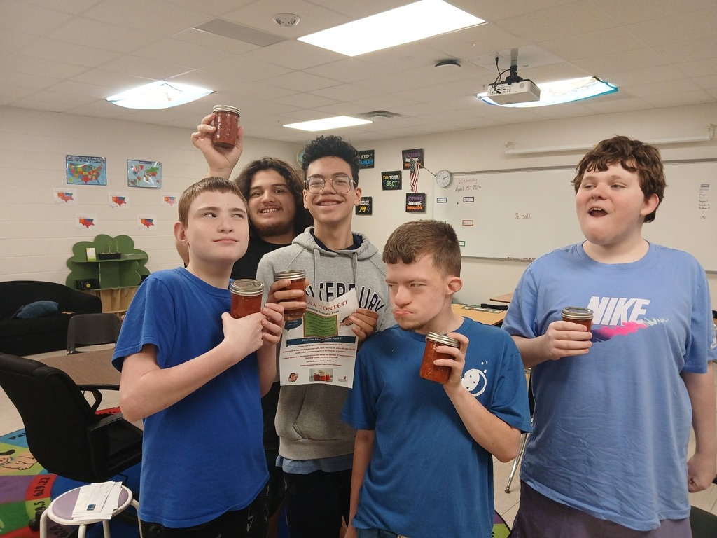 Coach Shaffer's class making salsa!